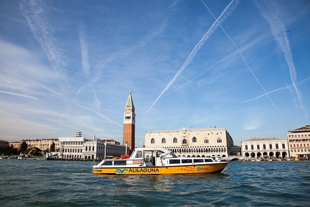 Venezia sempre più smart: presentata 'Scossa', battello elettrico per il trasporto pubblico in laguna