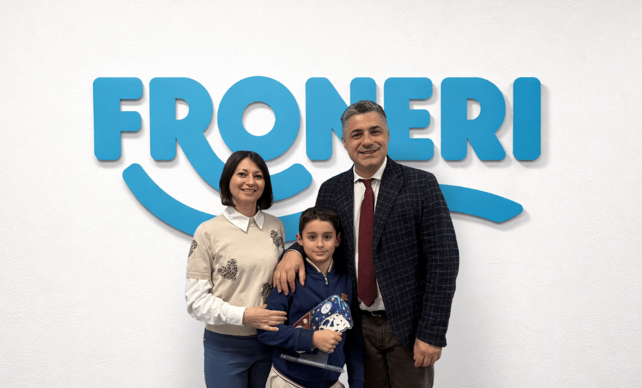 La Maxi-giornata da sogno di Gioele, il piccolo consumatore (9 anni), disegna il suo Maxibon e l’azienda lo invita in fabbrica per crearne uno tutto suo